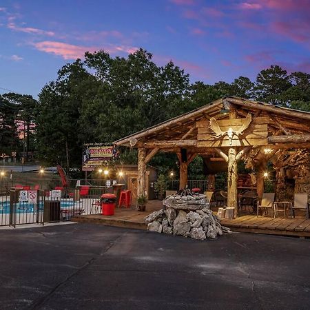 Stonegate Lodge King Bed Wifi 50In Roku Tv Salt Water Pool Room #102 Eureka Springs Luaran gambar