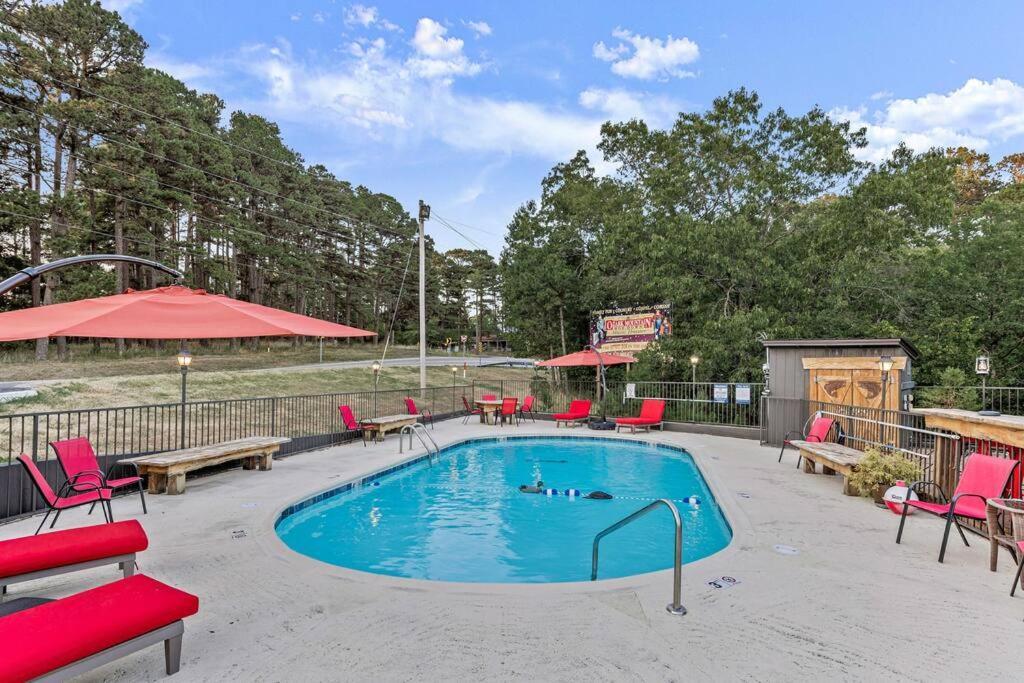 Stonegate Lodge King Bed Wifi 50In Roku Tv Salt Water Pool Room #102 Eureka Springs Luaran gambar