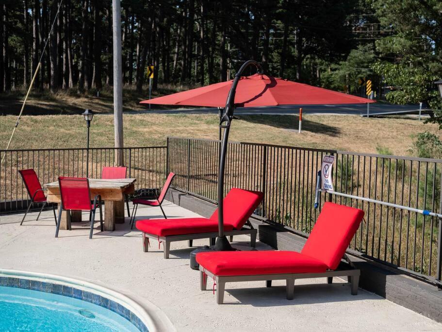 Stonegate Lodge King Bed Wifi 50In Roku Tv Salt Water Pool Room #102 Eureka Springs Luaran gambar